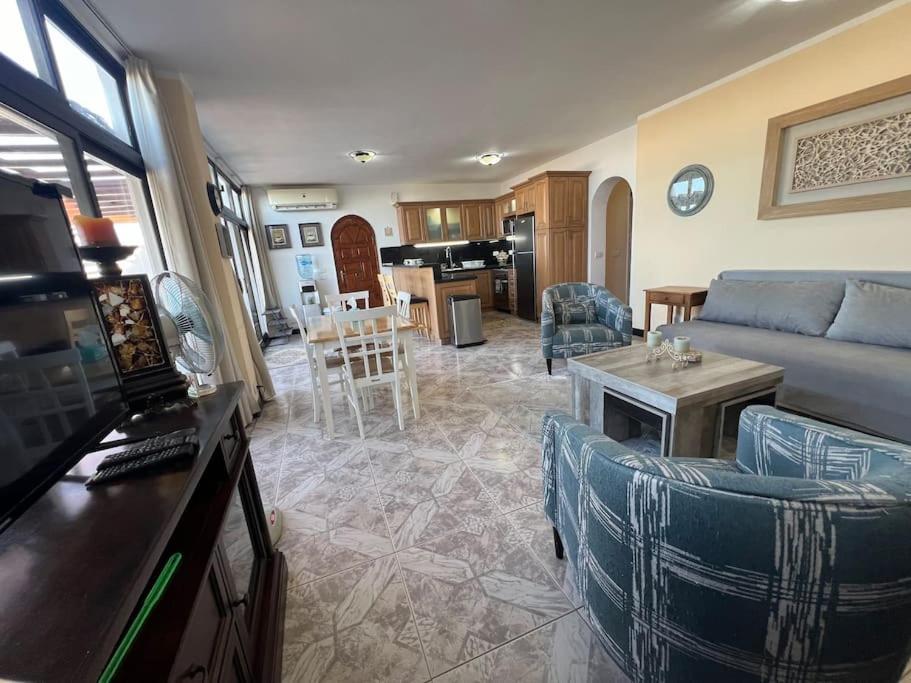 Panoramic Sea View In The Heart Of Apartment Hurghada