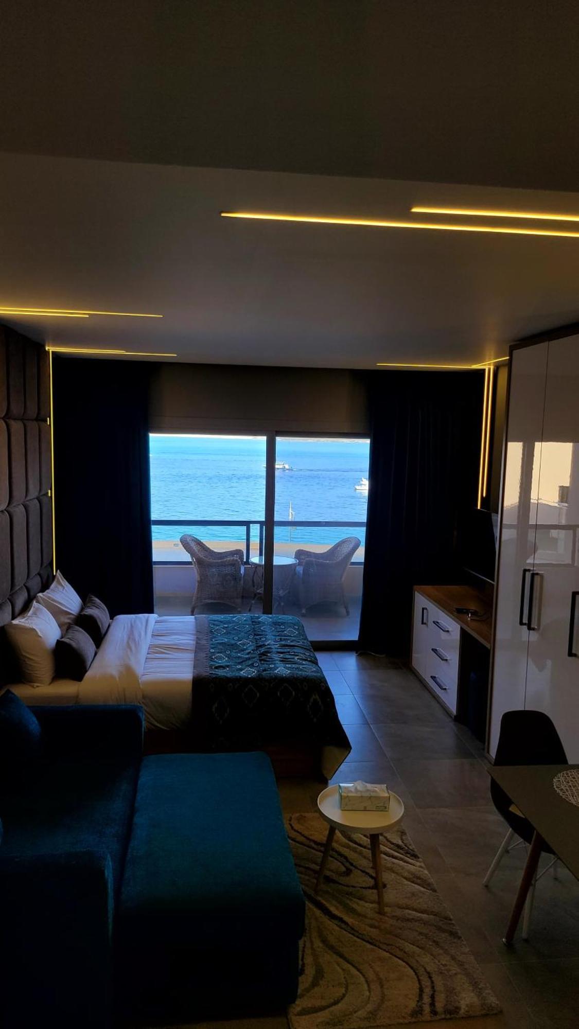 View Blue Aparthotel