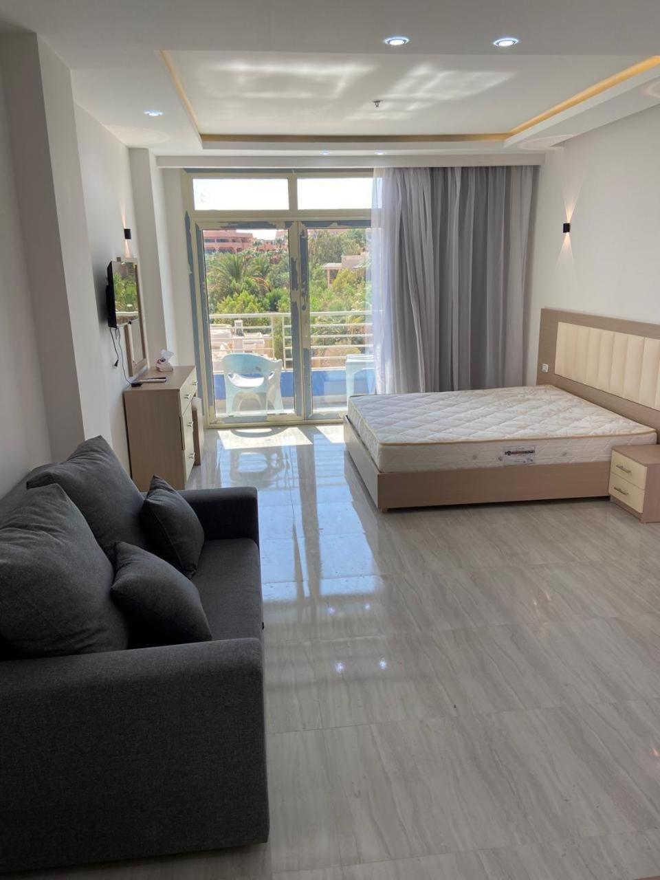 Mirage Bay & Aquapark Hotel 4*
