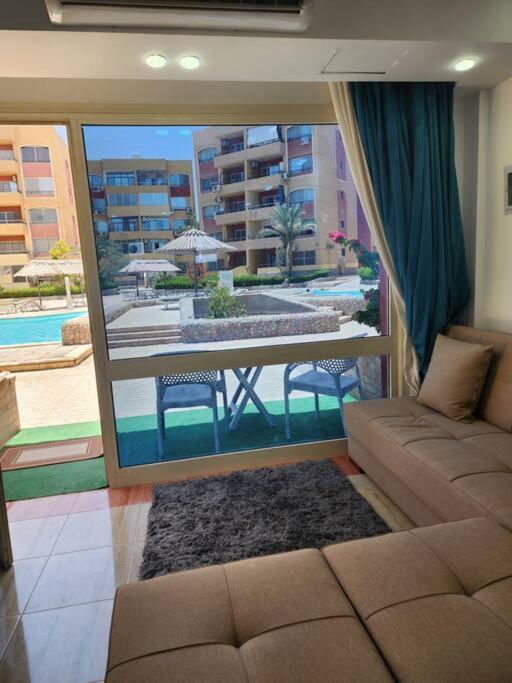 Private And Pool View Apartment Hurghada