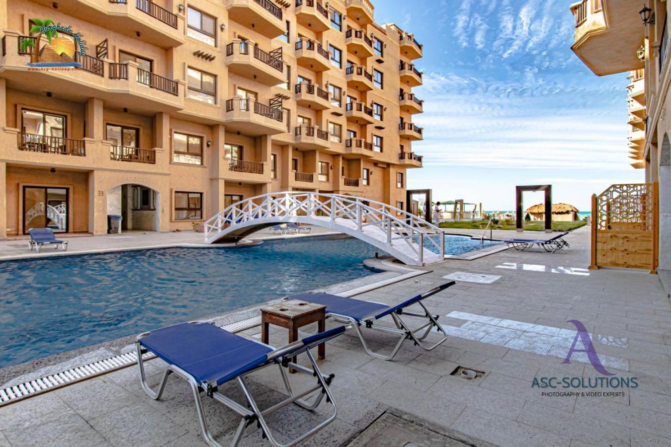 The Awesome 3-bedroom & 2 Bathroom In Al-ahyaa *