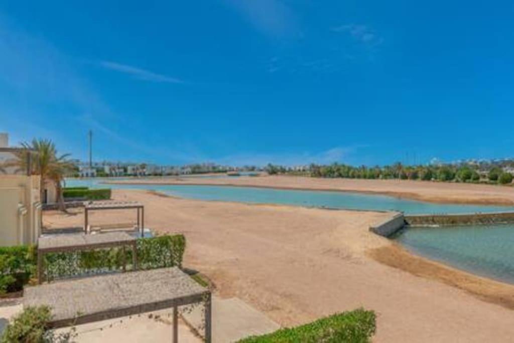 The Lakefront 4br At Cyan Elgouna Villa *