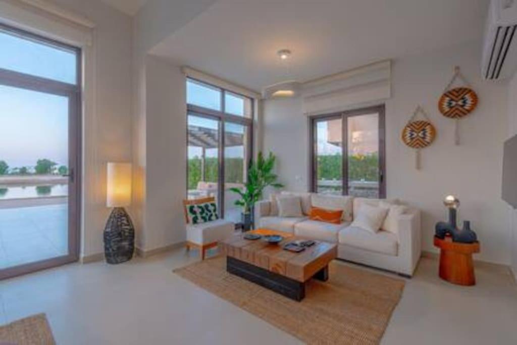 Villa The Lakefront 4br At Cyan Elgouna *
