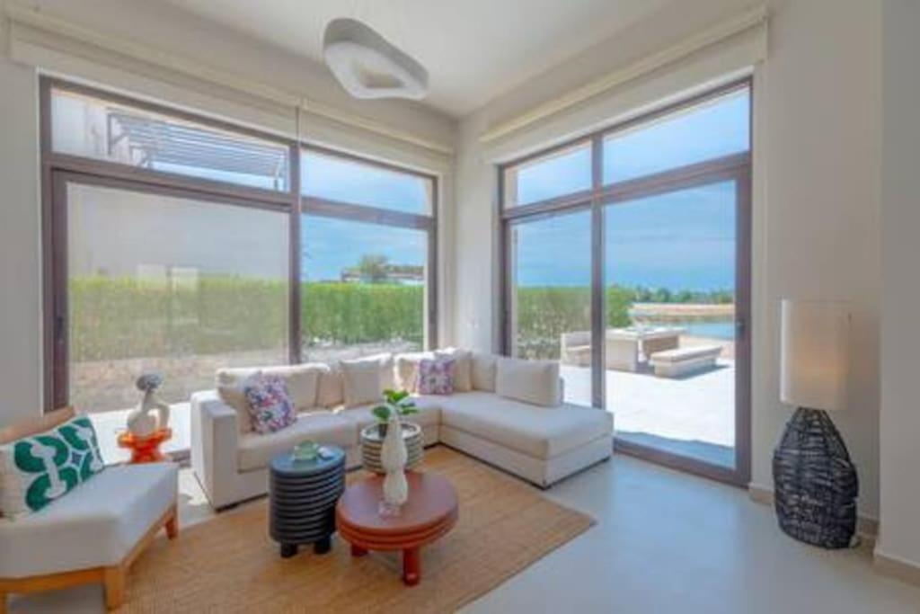 The Lakefront 4br At Cyan Elgouna Villa *