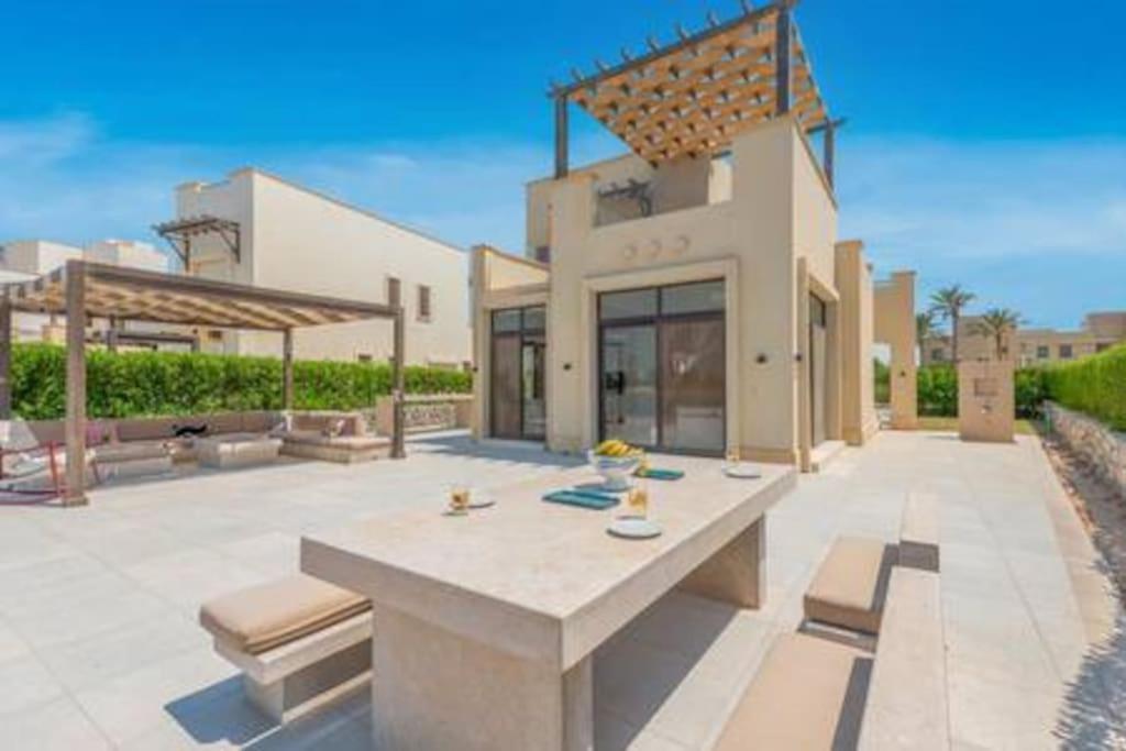 The Lakefront 4br At Cyan Elgouna Villa