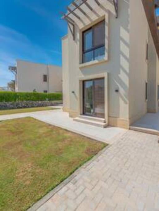 Villa The Lakefront 4br At Cyan Elgouna *