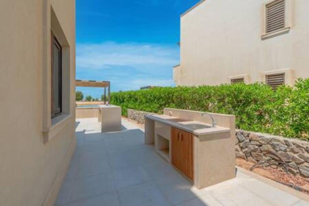 Villa The Lakefront 4br At Cyan Elgouna *