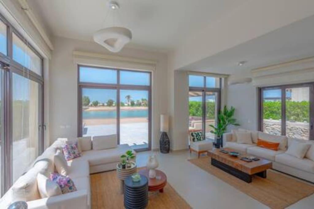Villa The Lakefront 4br At Cyan Elgouna