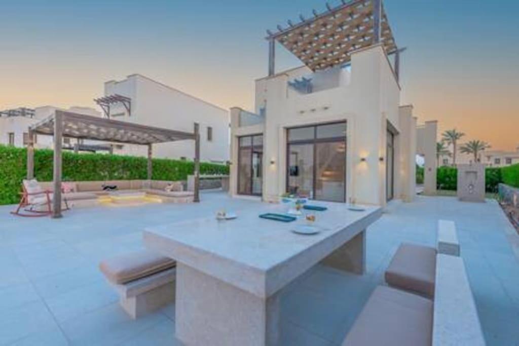 The Lakefront 4br At Cyan Elgouna Villa