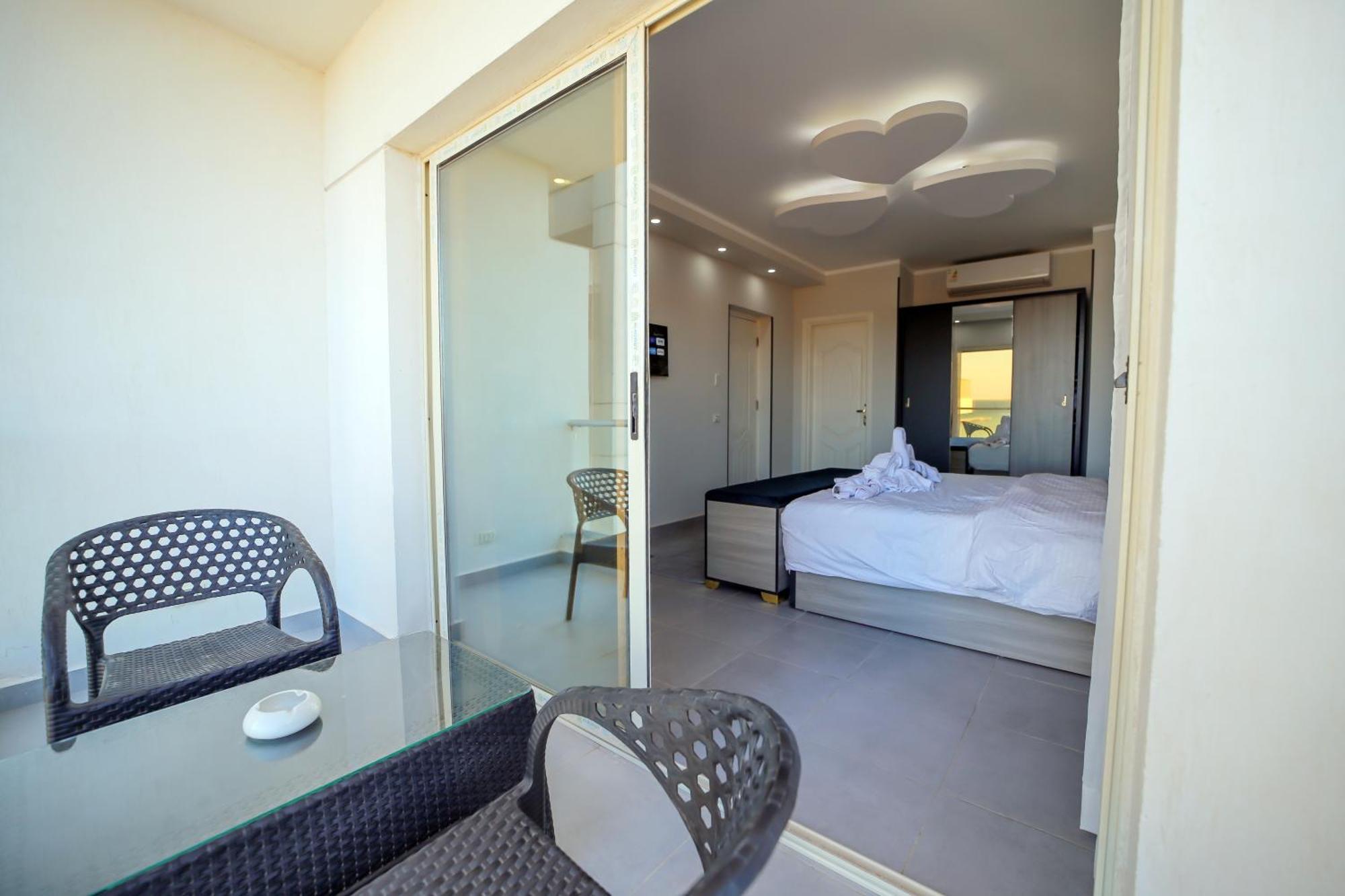 Scandic Resort-The Diamond Of Scandic Resort Apartment Sea Veiw & Sandy Beach Downstairs Resort Hurghada