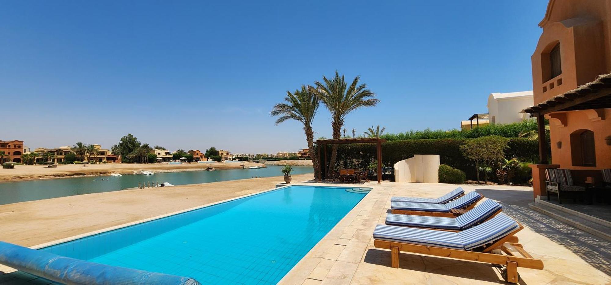 Villa Nayah Stays, Lagoons Beach, Paradise 3 Ensuite With Private Pool