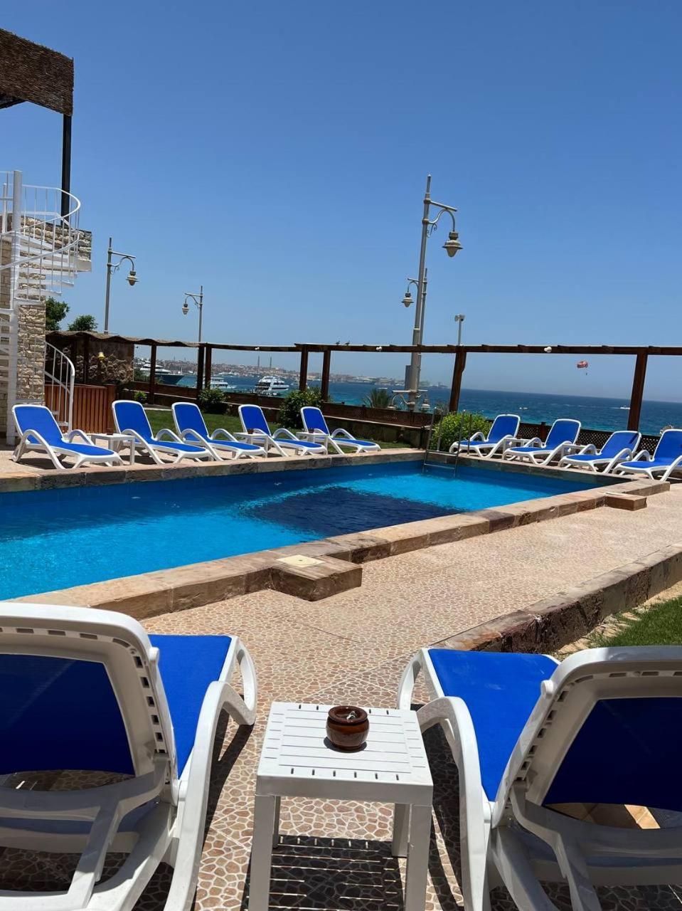 Cc Luxurious * Hurghada