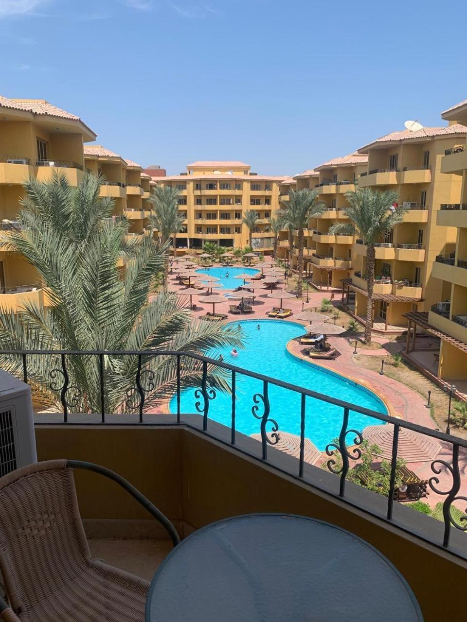 Brtish Compound Unit 841 * Hurghada