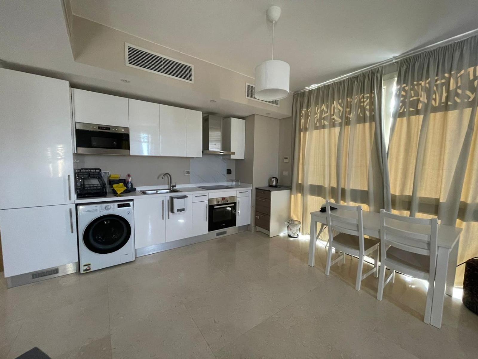 Sea View With Free Access One Bedroom , Mangroovy-gouna Apartment