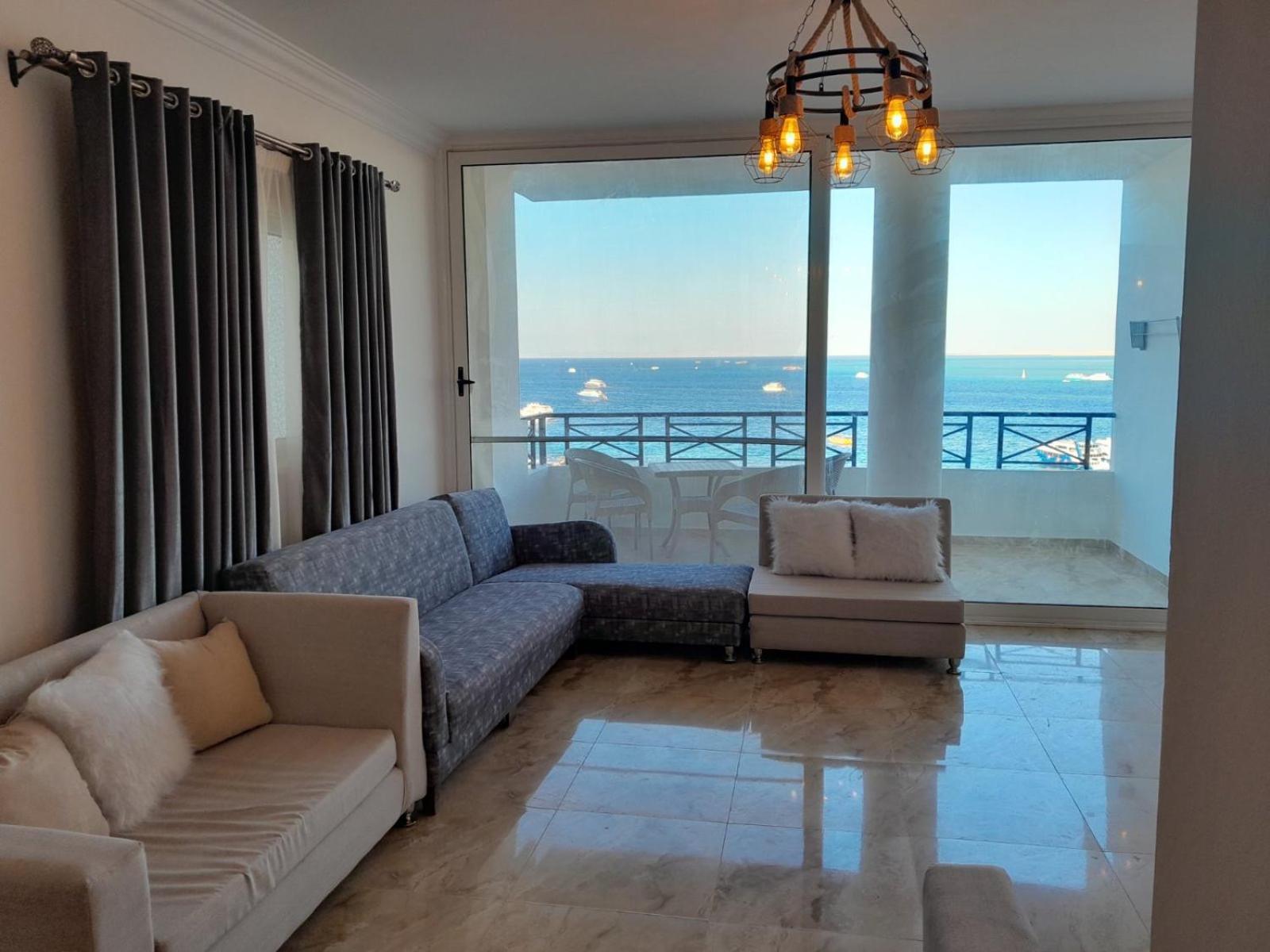 Sea View In Center In Front Off The Sea 09 Apartment Hurghada