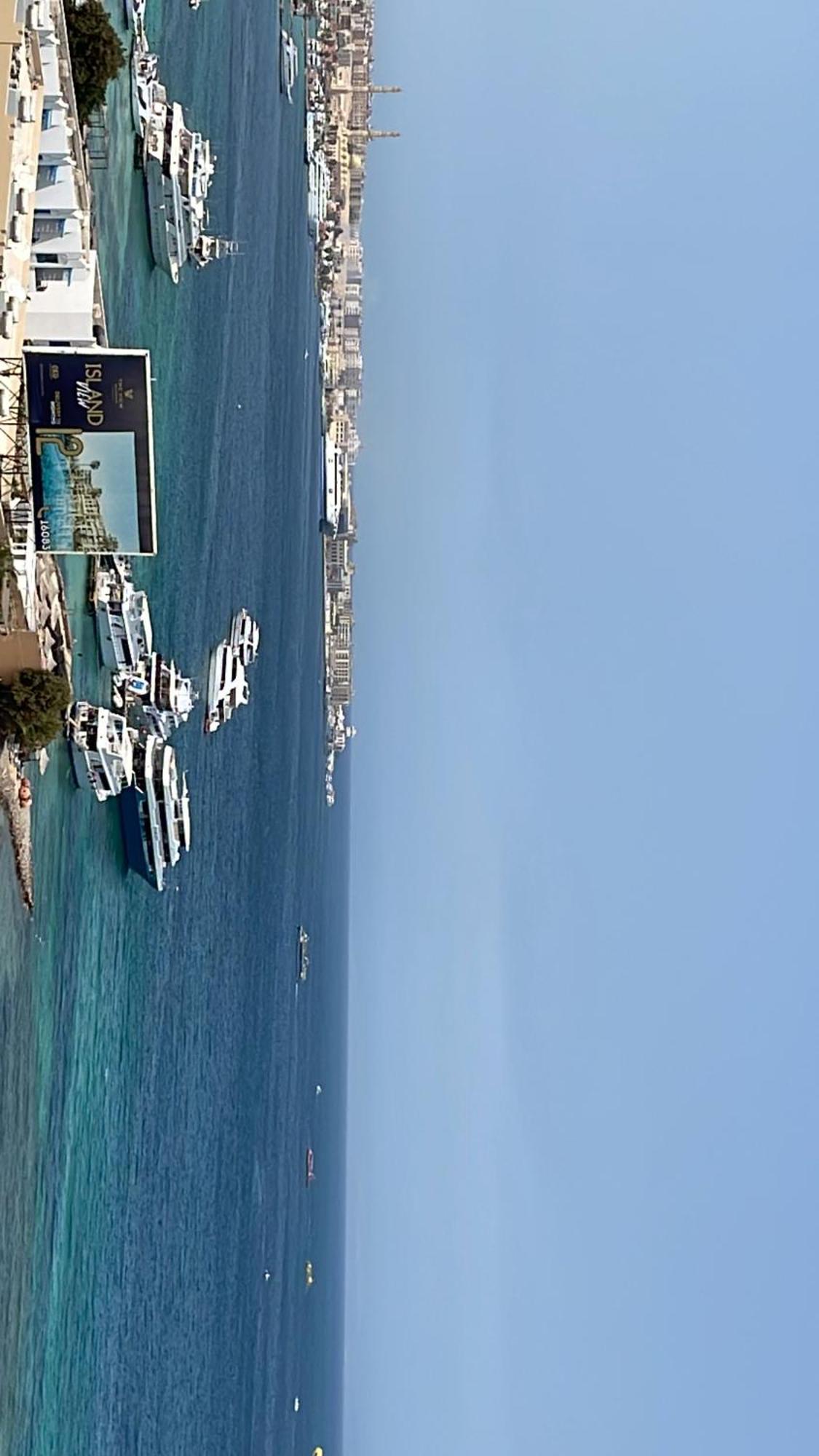 Apartment Sea View In Center In Front Off The Sea 09 *