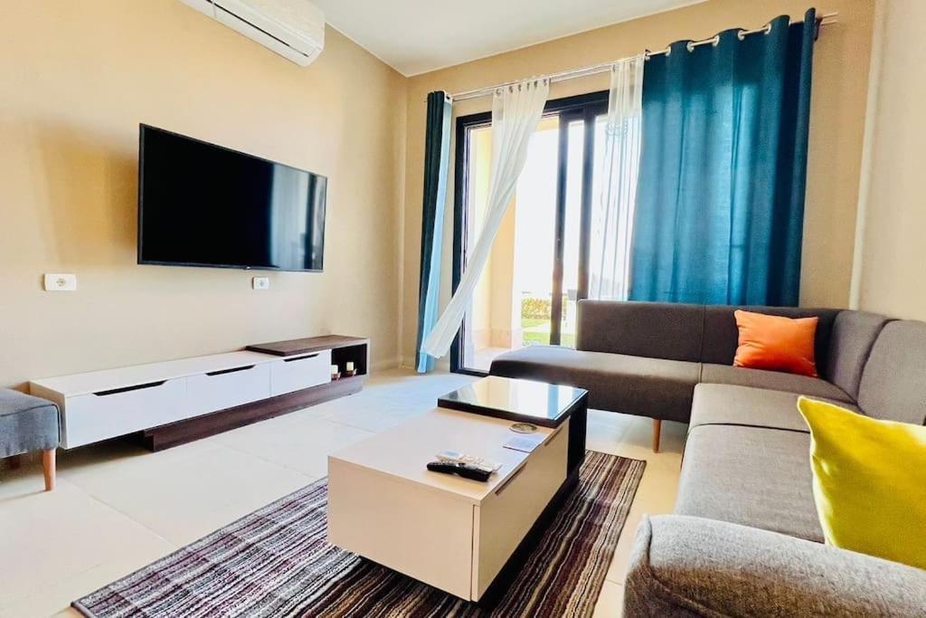 Luxury 1 Bedroom Flat With Garden *
