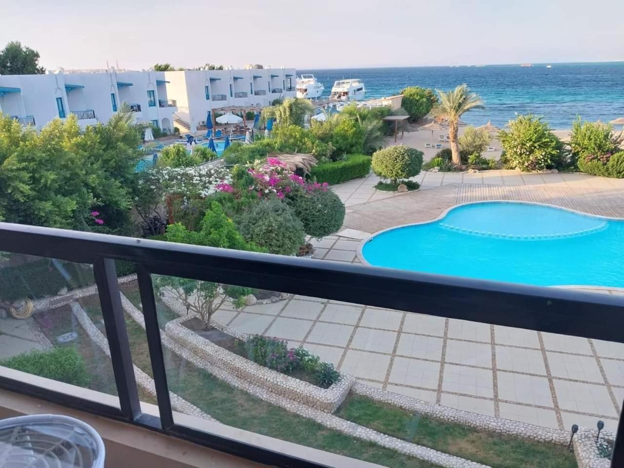 For Rent 202 *