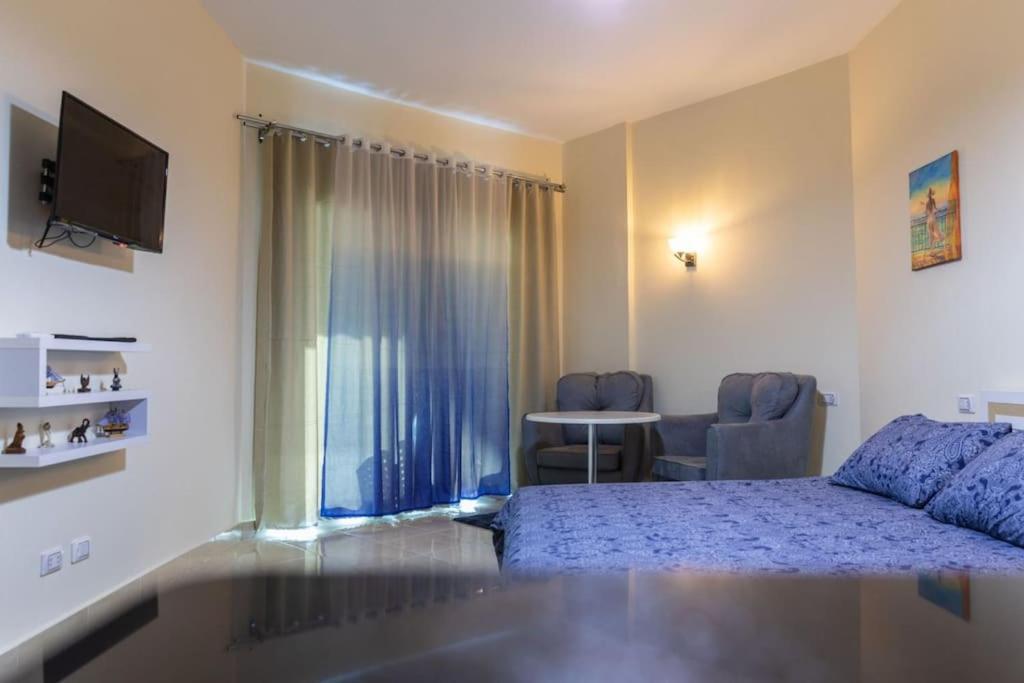 Daily Rent Pool View Apartment *