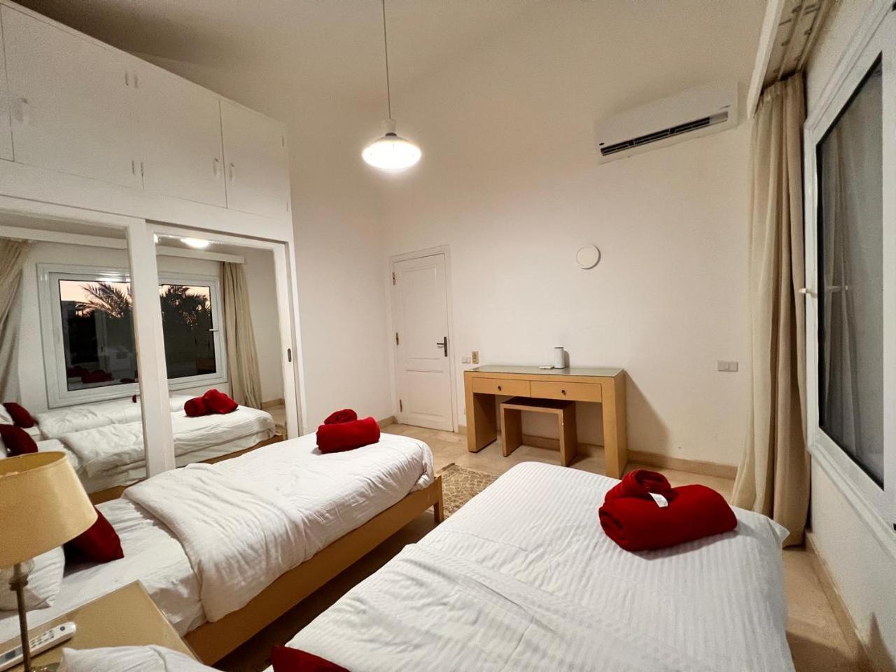 White 4 Bedroom Elgouna Heated Pool Villa *
