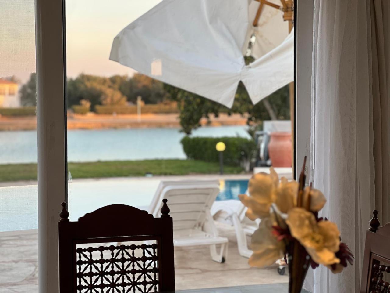 White 4 Bedroom Elgouna Heated Pool Villa