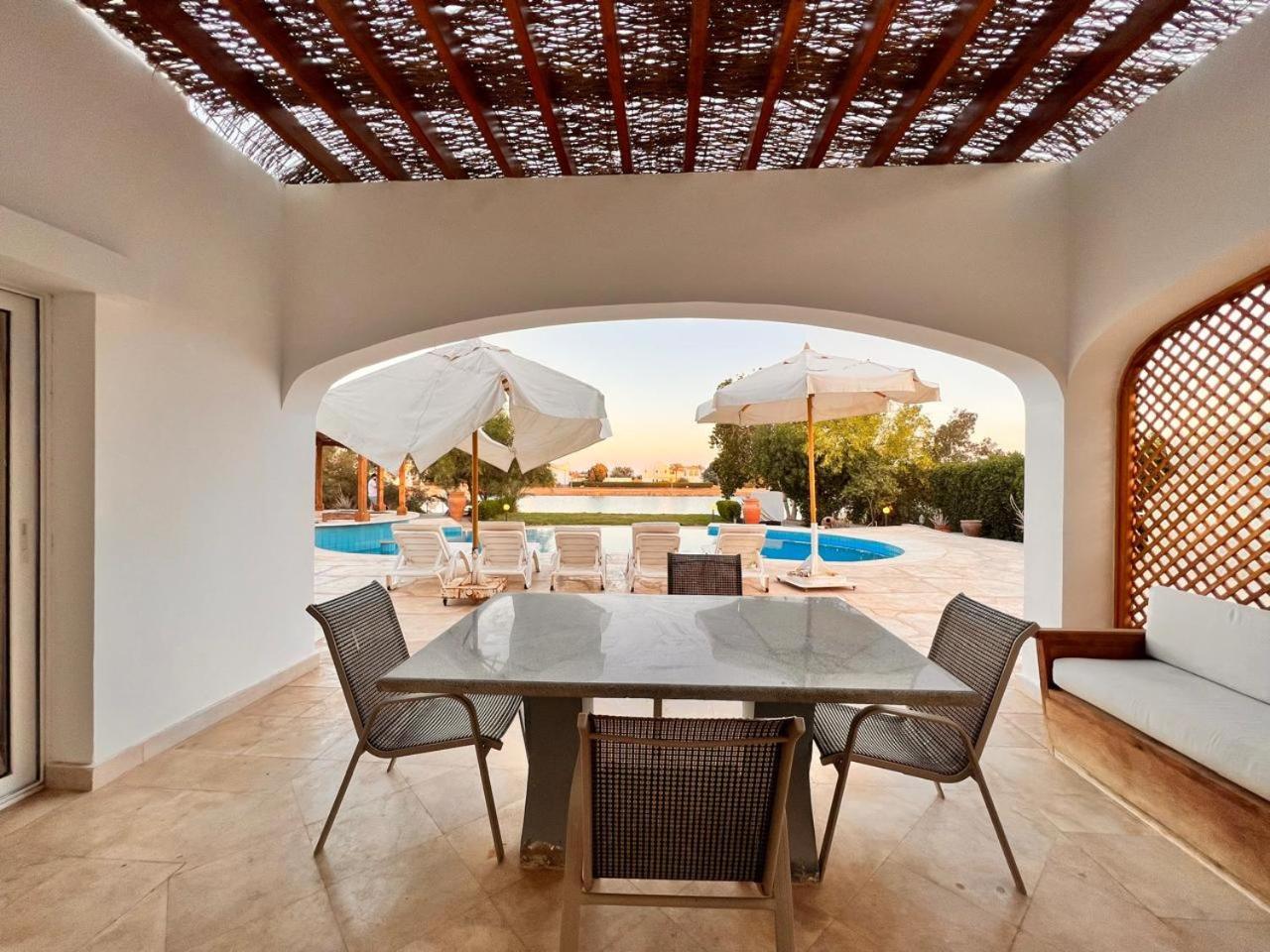 Villa White 4 Bedroom Elgouna Heated Pool *