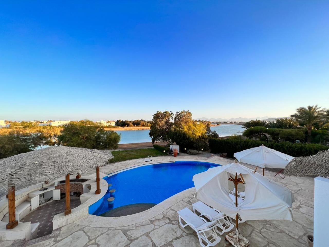 White 4 Bedroom Elgouna Heated Pool Villa Hurghada