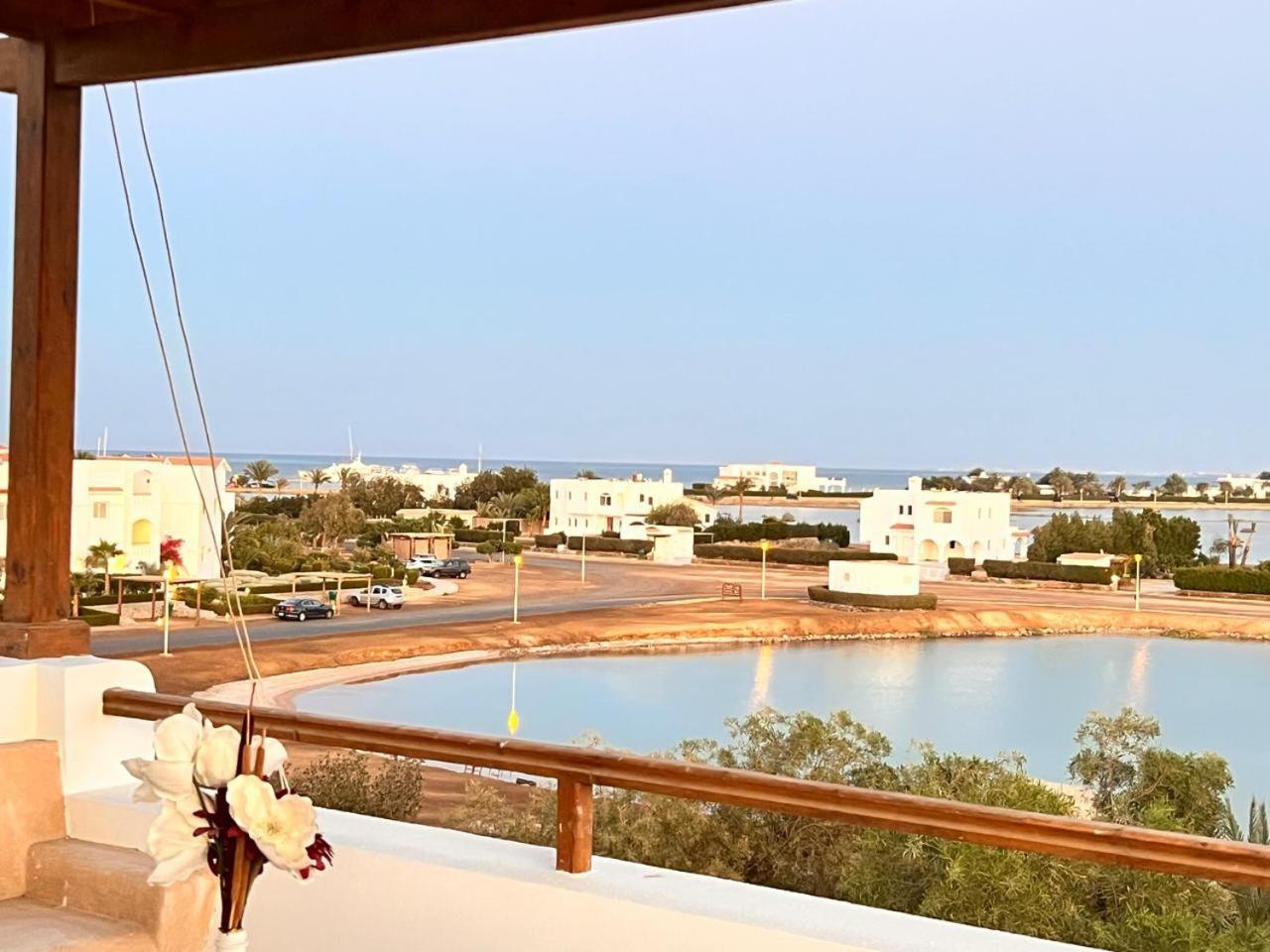 White 4 Bedroom Elgouna Heated Pool *