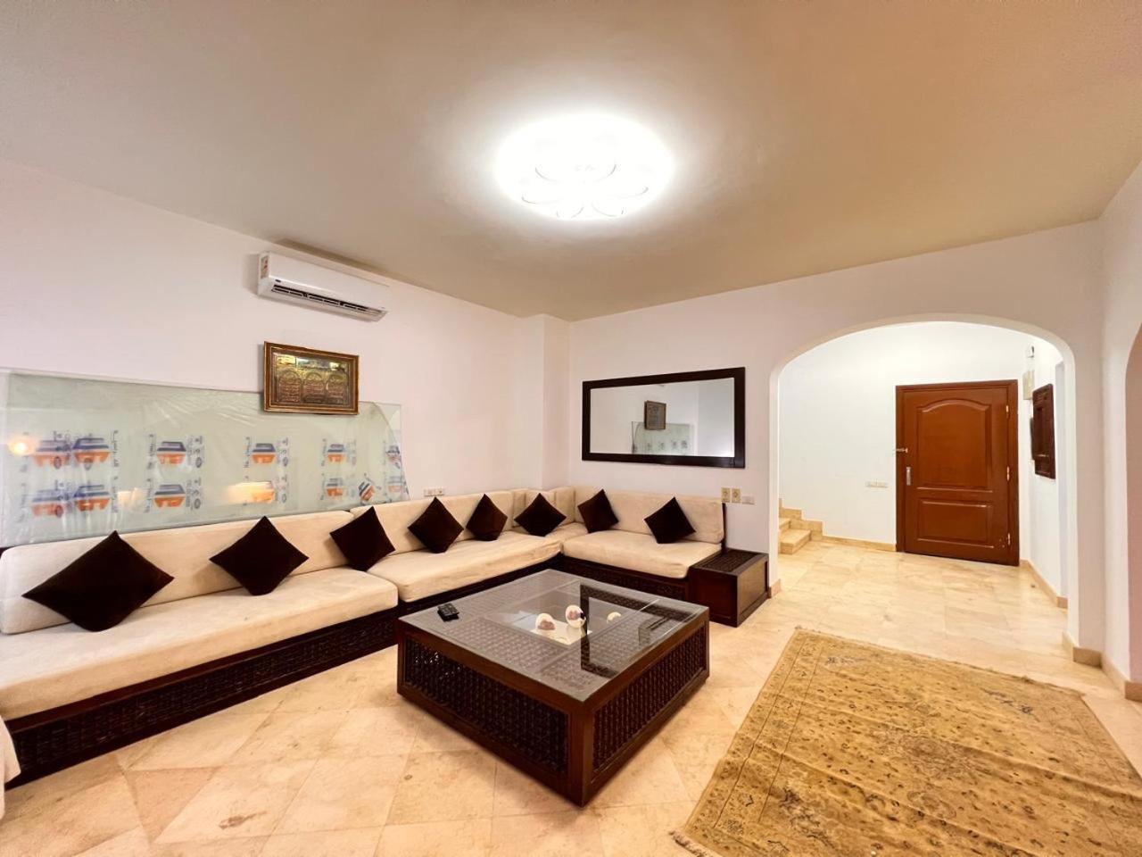 Villa White 4 Bedroom Elgouna Heated Pool *