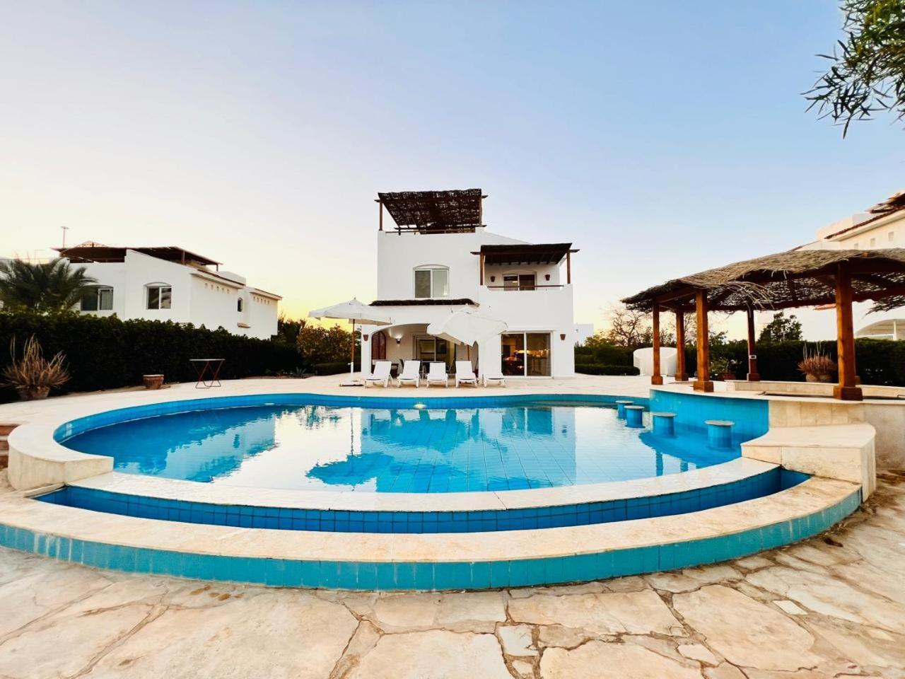 White 4 Bedroom Elgouna Heated Pool * Hurghada