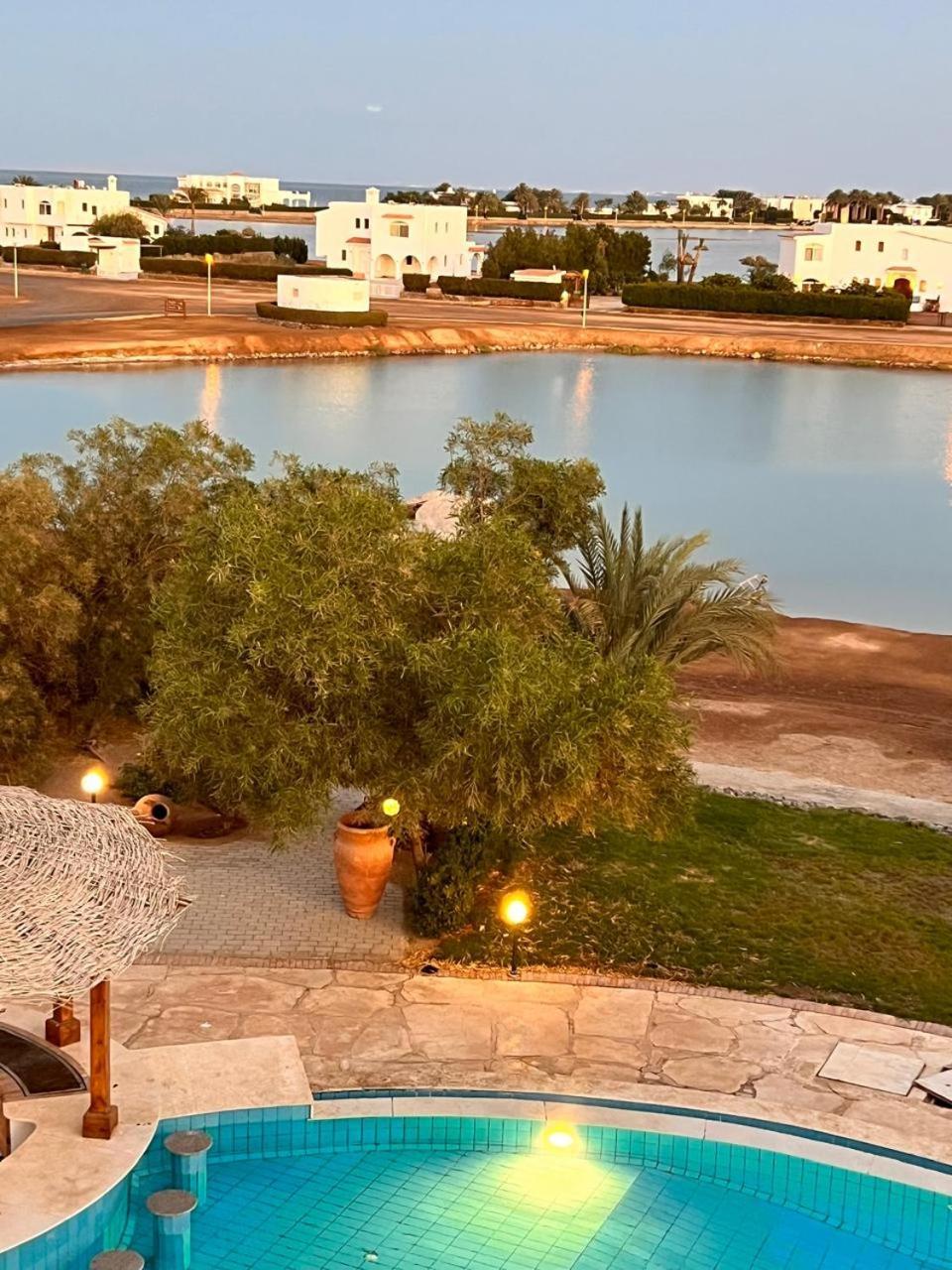 White 4 Bedroom Elgouna Heated Pool Villa *