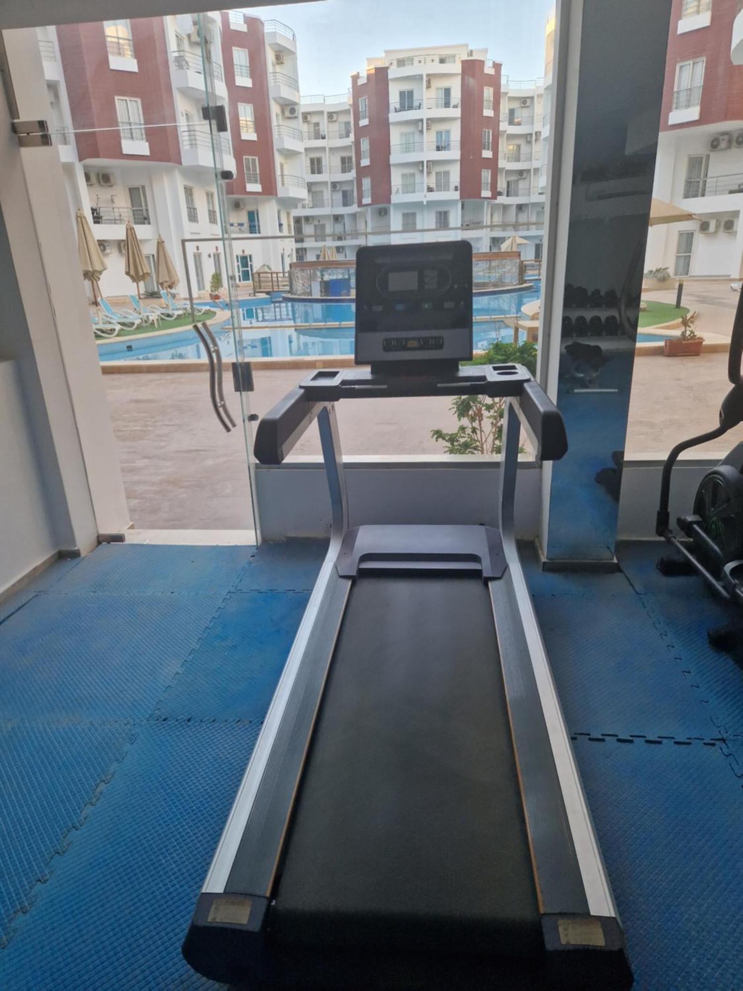1 Bedroom Poolside B106 Aqua Tropical Apartment