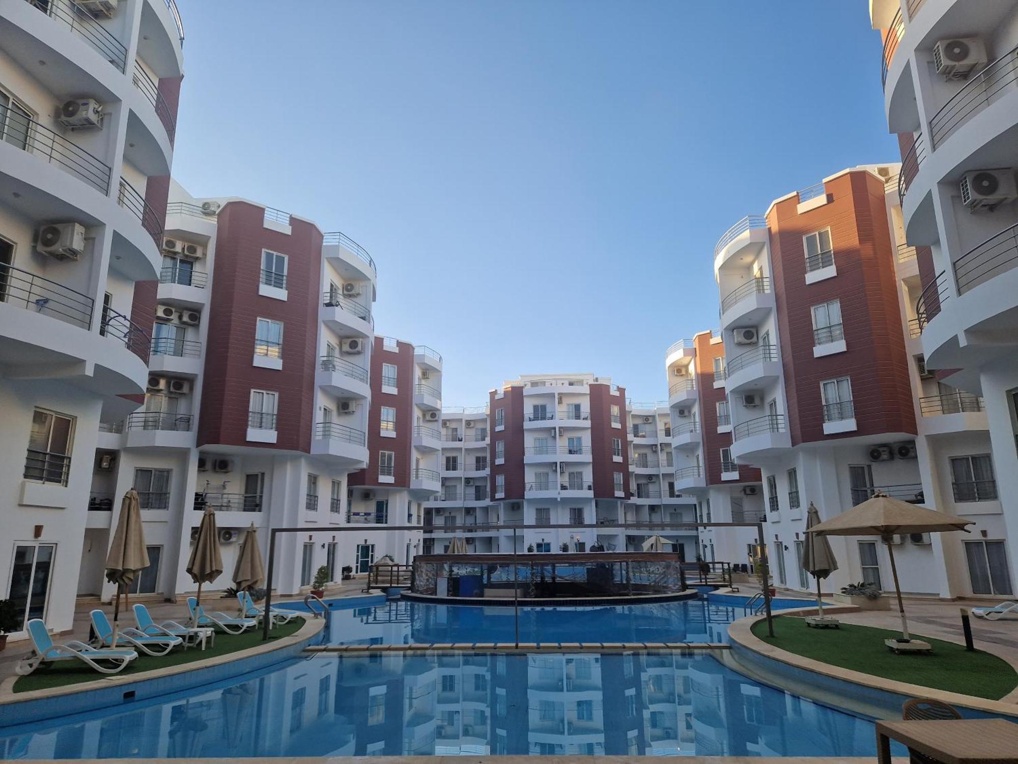 1 Bedroom Poolside B106 Aqua Tropical Apartment Hurghada
