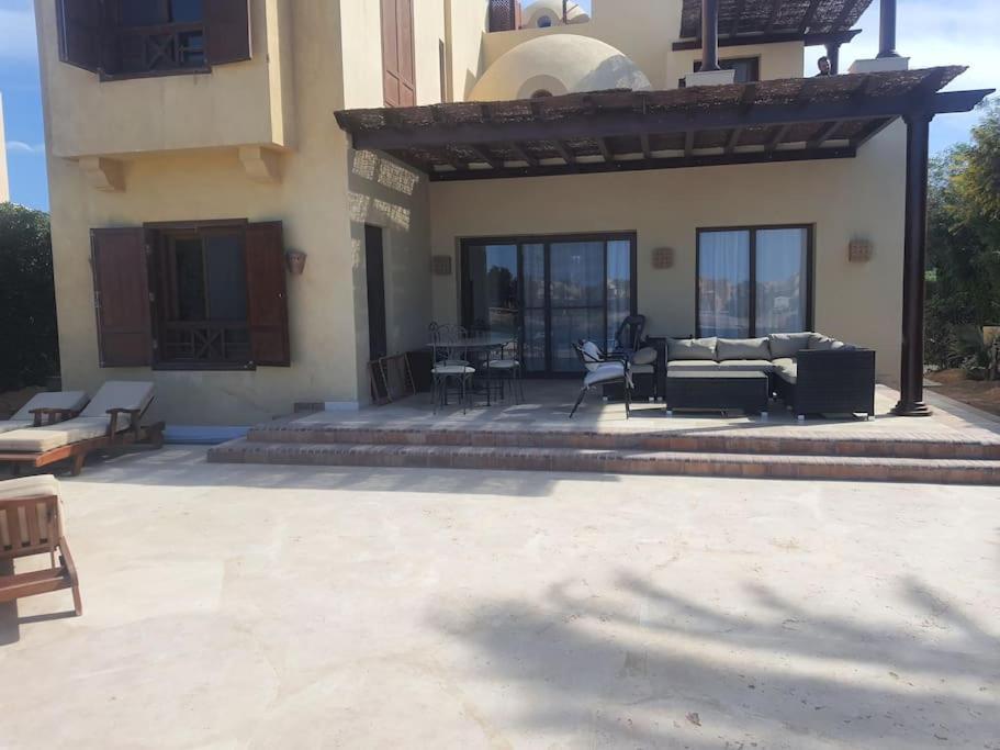 Villa Villa, With Heated Pool And Lagoon