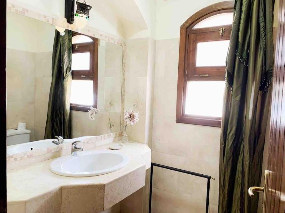 Private With Heated Pool And Lagoon *