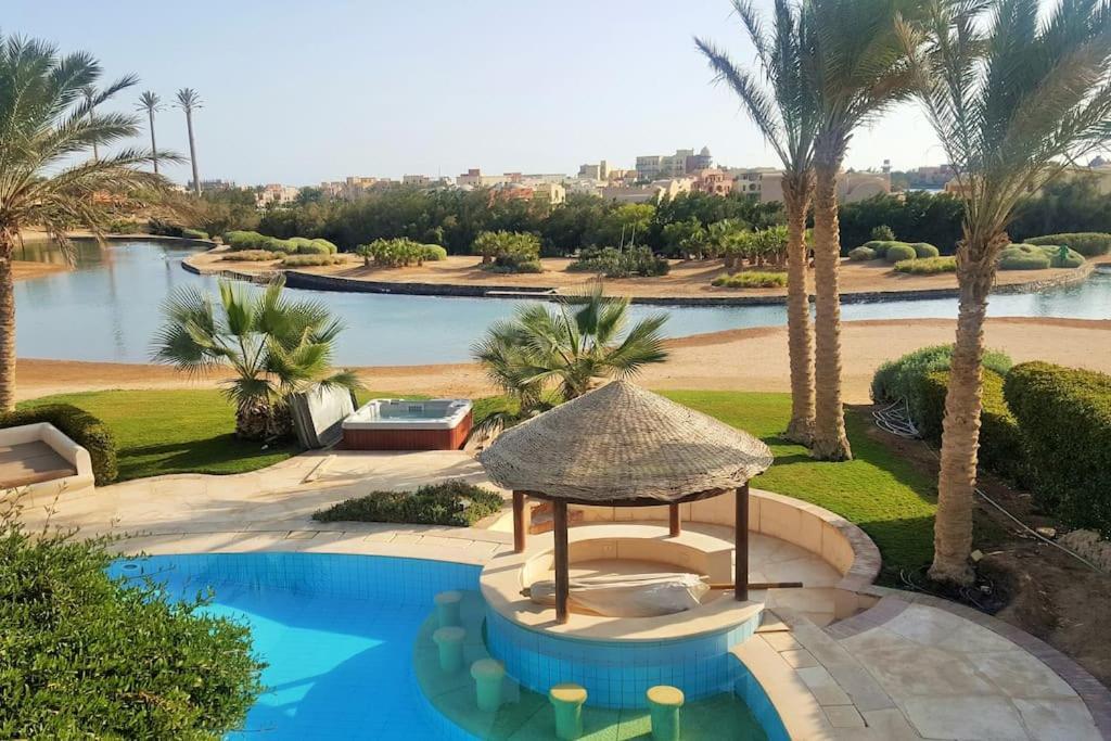 Private With Heated Pool And Lagoon Hurghada