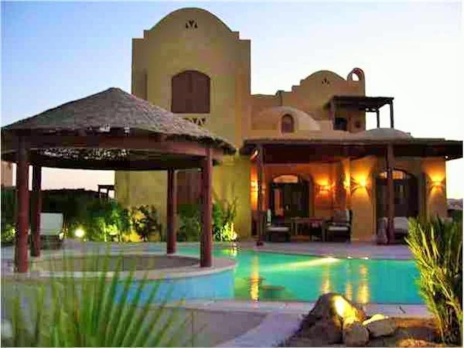 Private With Heated Pool And Lagoon
