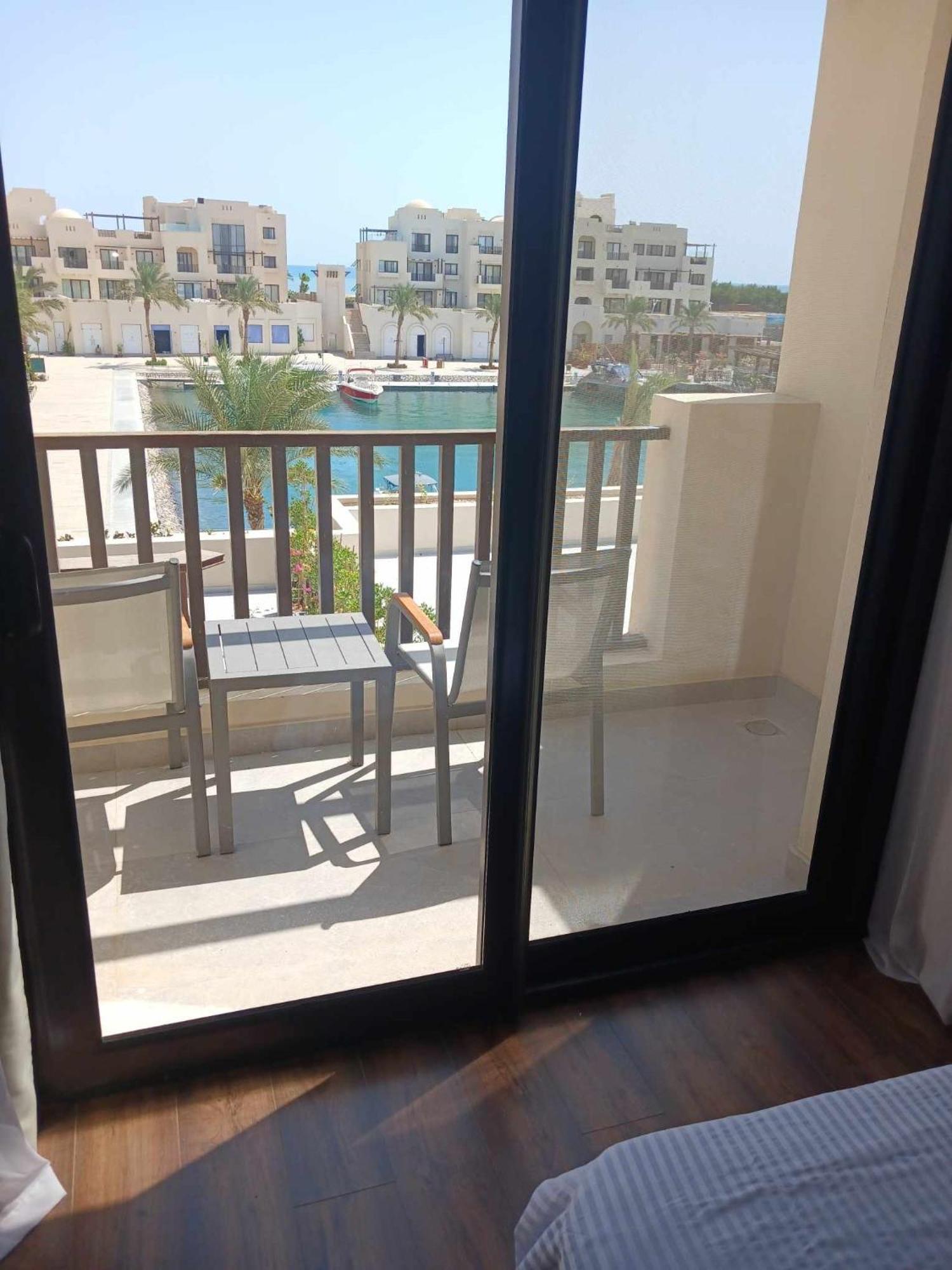 Nayah Stays, Luxurious Bedroom In Fanadir Marina Apartment Hurghada