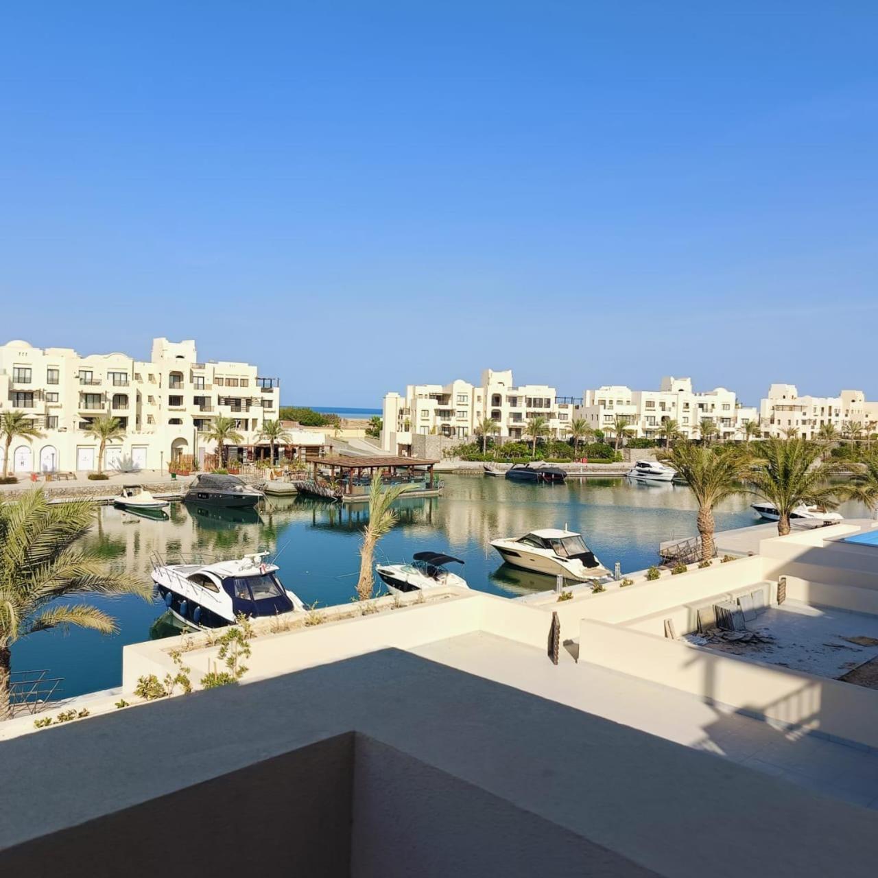 Nayah Stays, Luxurious Bedroom In Fanadir Marina * Hurghada