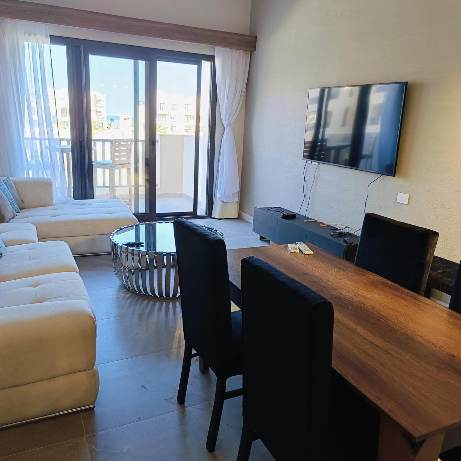 Nayah Stays, Luxurious Bedroom In Fanadir Marina