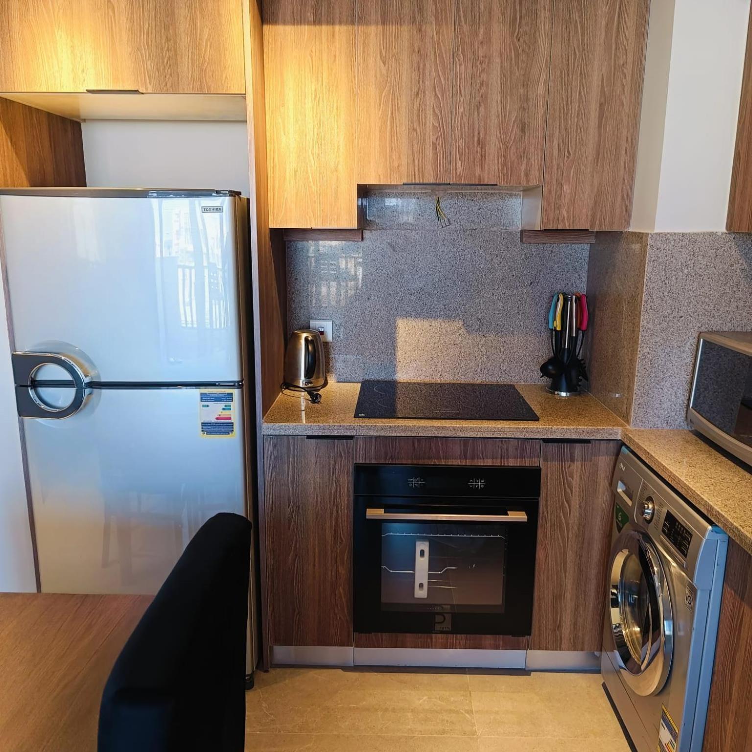Apartment Nayah Stays, Luxurious Bedroom In Fanadir Marina