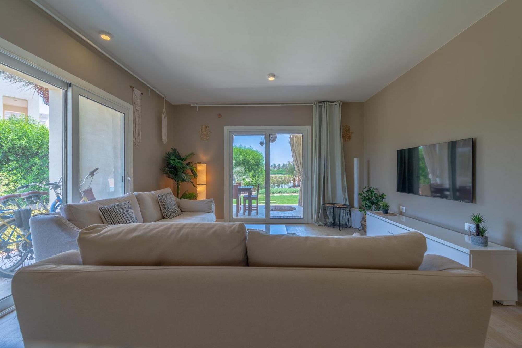 1-bedroom In Joubal With Pool Hurghada