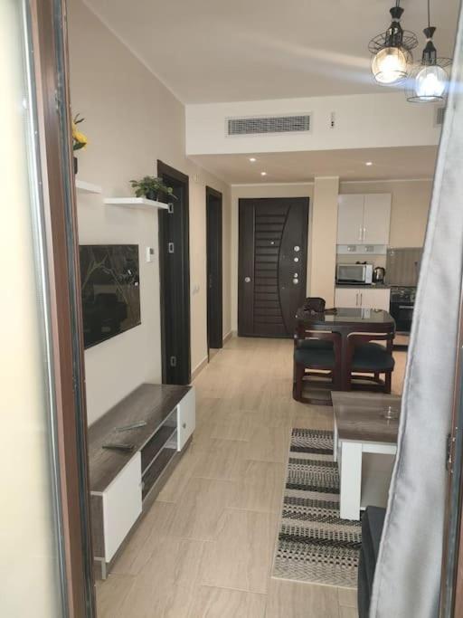 Diamond Lily Aldau Heights Rent One Bedroom *