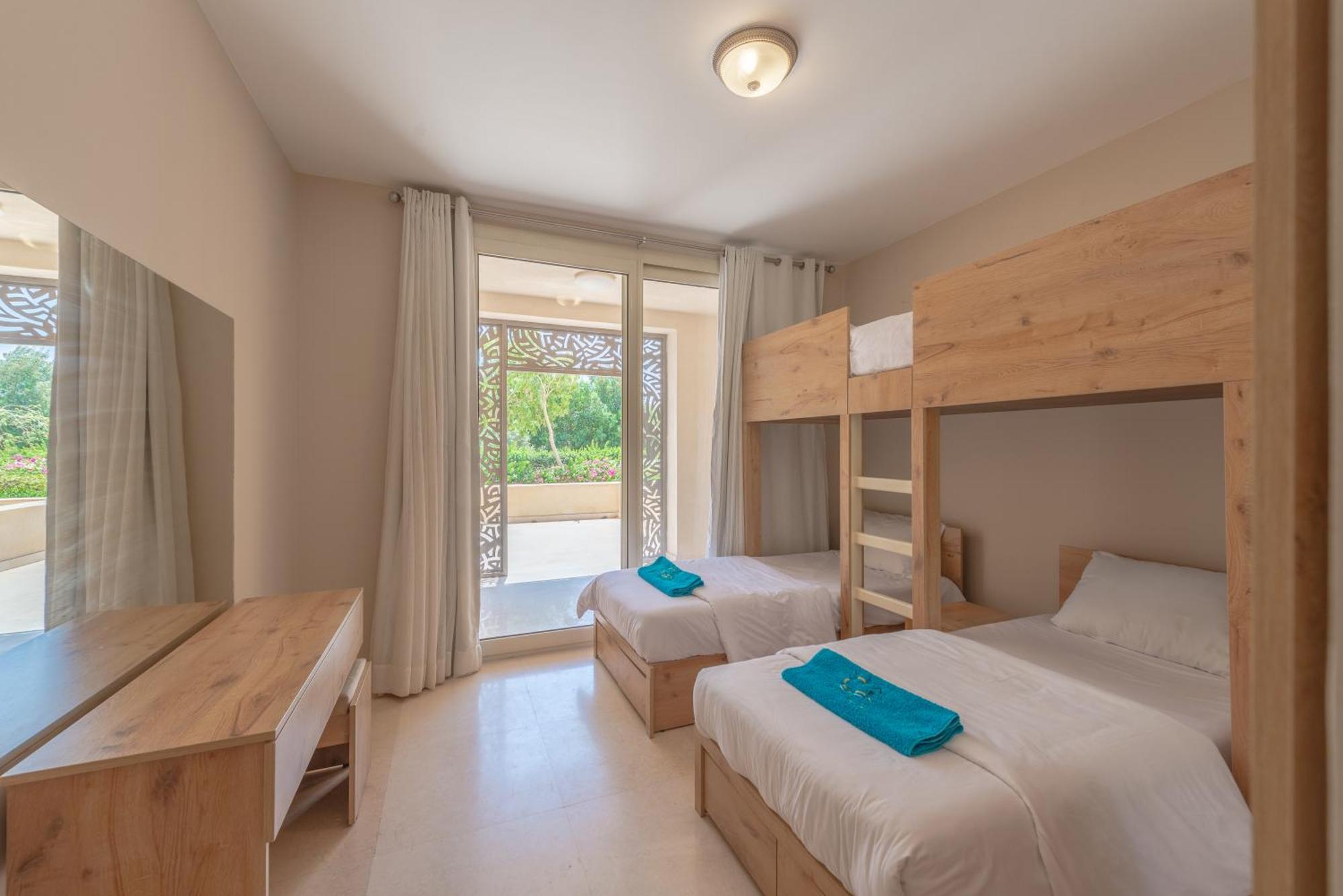 Elegant With Pool And Access Apartment *