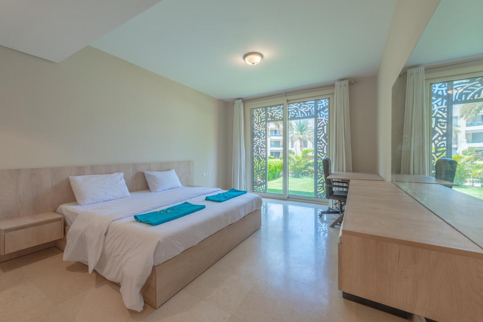 Elegant With Pool And Access