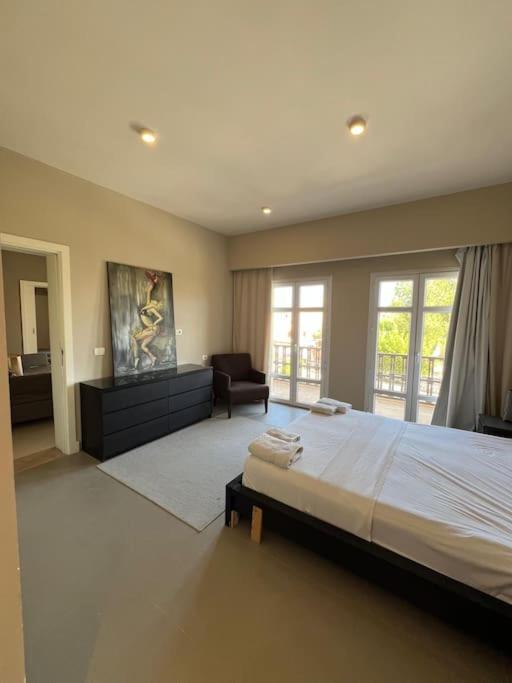 Modern Abutig Marina Apartment *