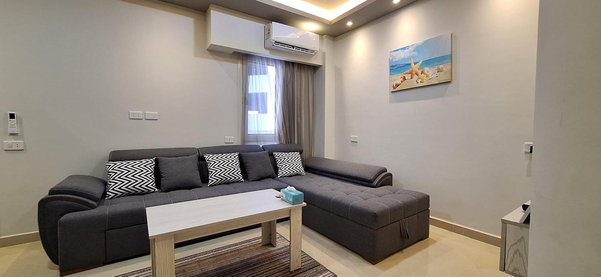 Cozy 1br In Princess With Pools & Private Apartment *