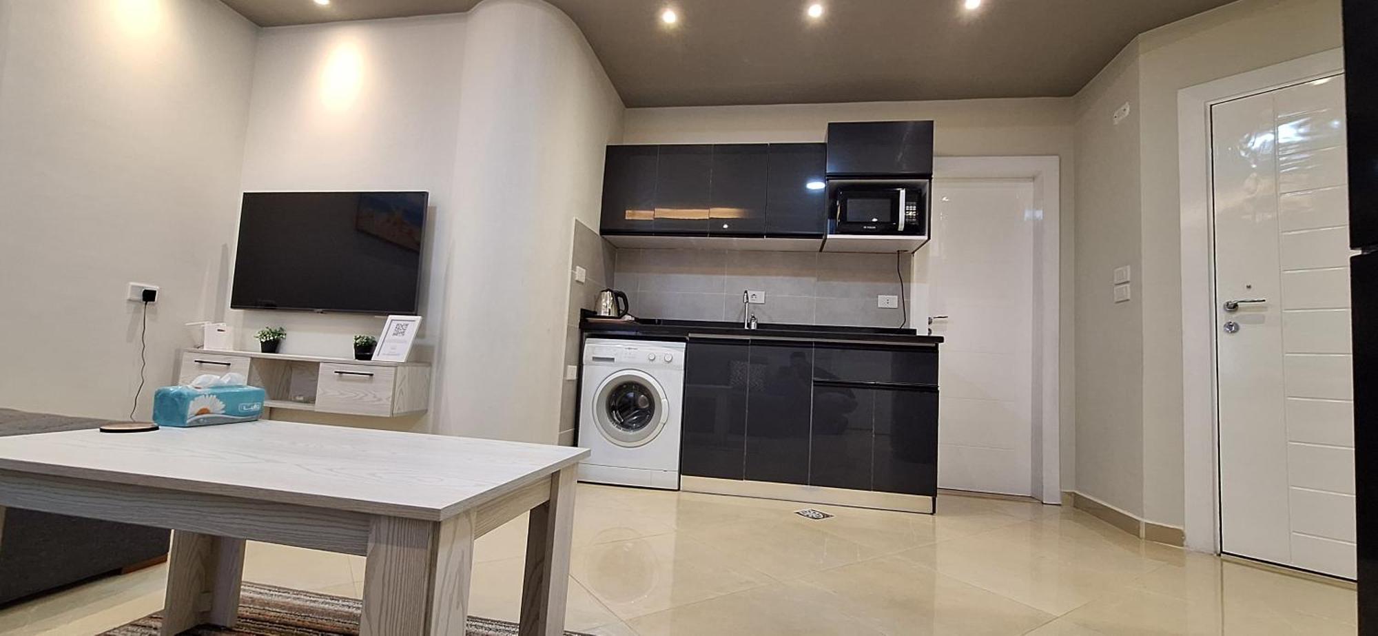 Cozy 1br In Princess With Pools & Private Apartment *