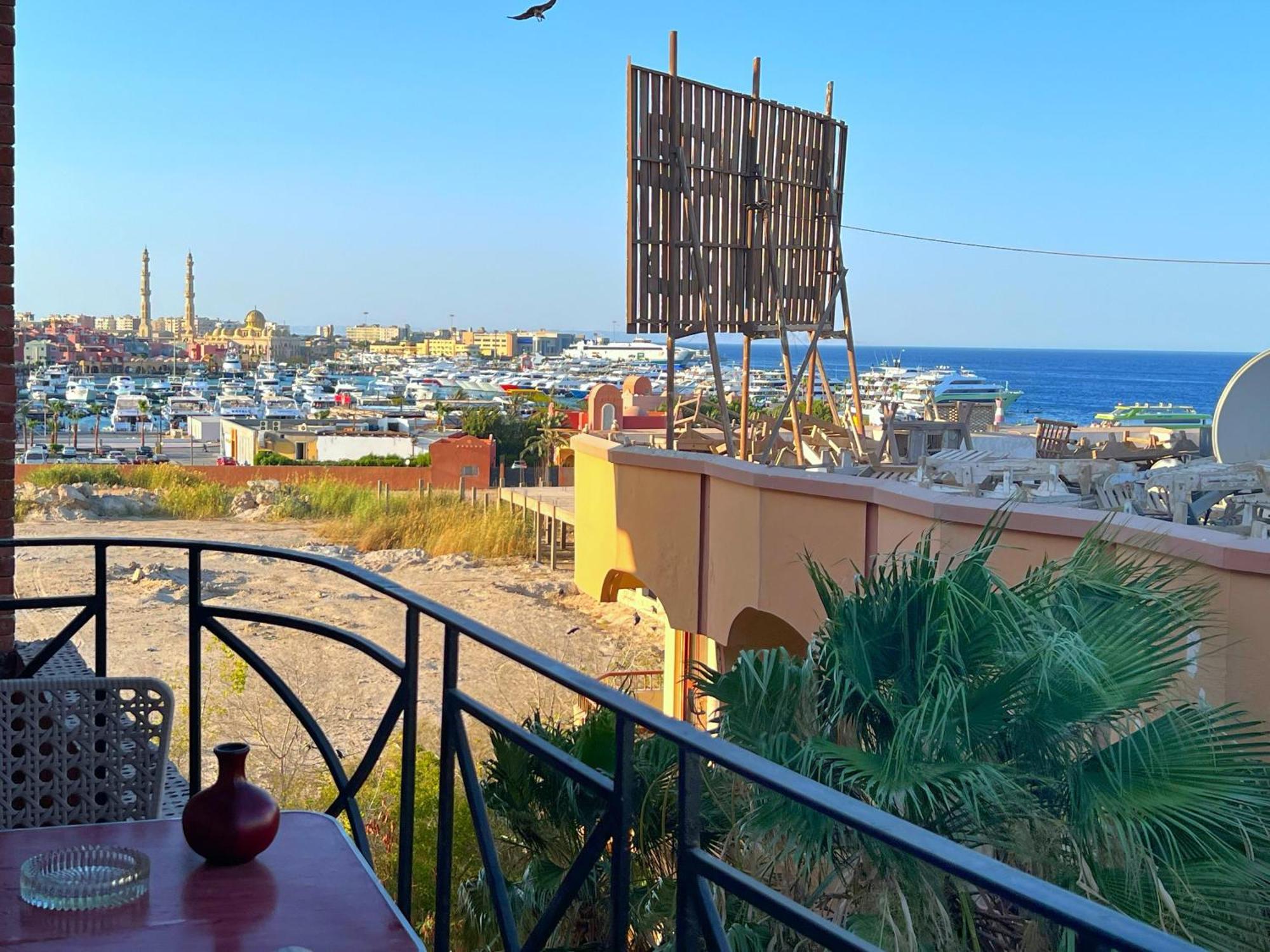 One Bedroom With Sea View In The Centre Apartment