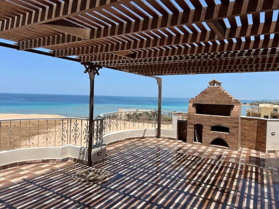 Sea Waves Duplex Apartment Hurghada